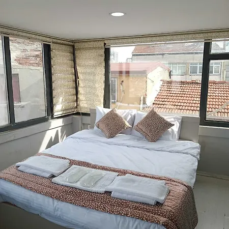 Hotel Taksim Pera Jiyan 2*