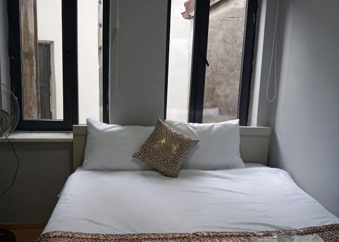 Hotel Taksim Pera Jiyan 2*